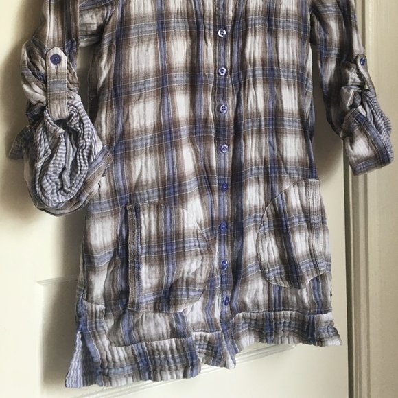 Costa Blanca Button Down - Picture 3 of 3